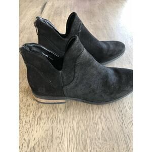 Born Arula Suede Ankle Distressed Side Cutout in Black - 6.5